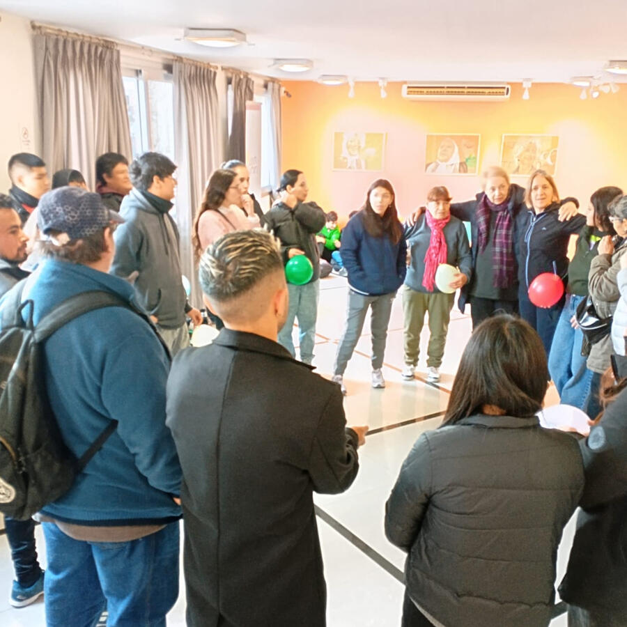 Psicodrama y Esi: “El encuentro con otres: Jugar, Compartir y Respetar” junto a Gaby Chouza.